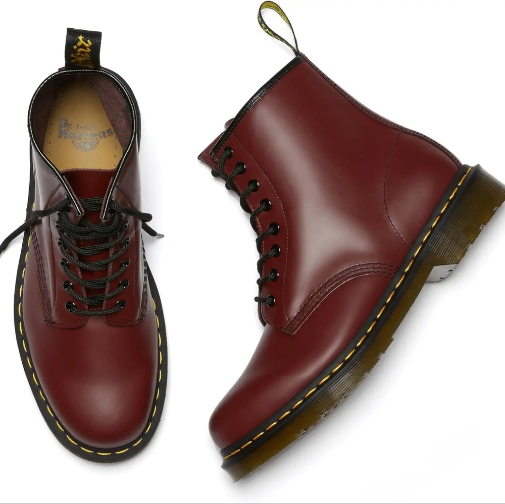 Dr Martens 1460 smooth leather cherry red mens 7, women's 8.5